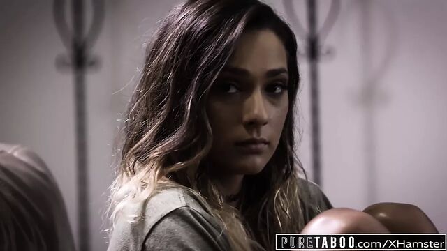 Pure Taboo юную девственницу склонили к траху с дядей