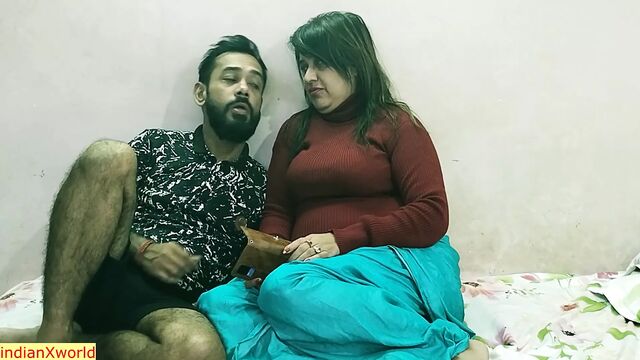 Индийская XXX, горячая милфа Bhabhi - хардкорный секс и грязный разговор с соседским пареньком!