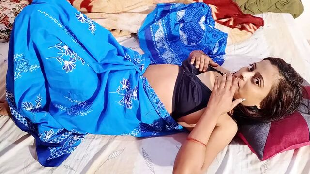 Дези замужем в реальной жизни пара из luckNow, занимающаяся эротическим и романтическим сексом с грязным хинди